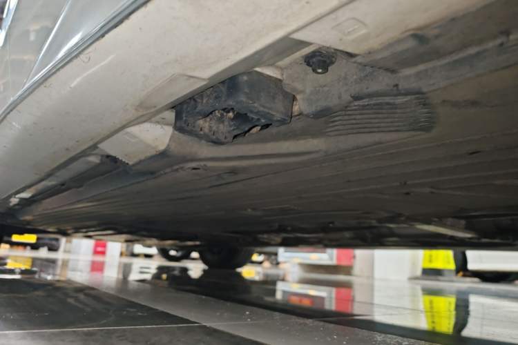 Used Mercedes-Benz C-Class 2023 Restyled C 260 L Sport Edition Left Side Sill
