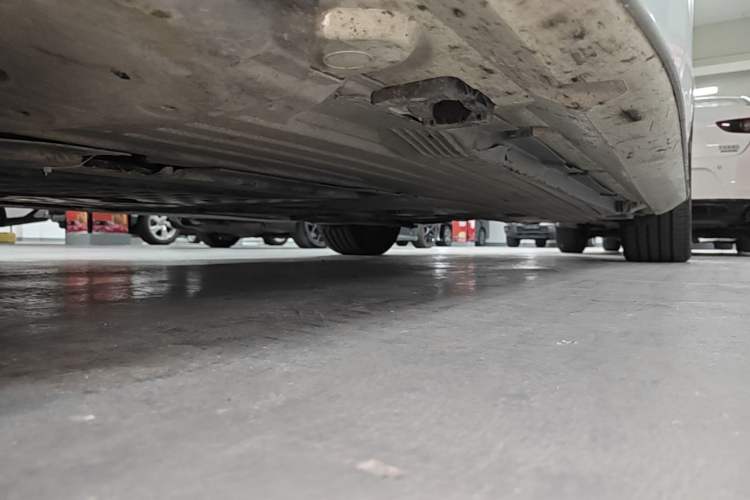 Used Mercedes-Benz C-Class 2023 C 260 L Sport Edition Left Side Sill