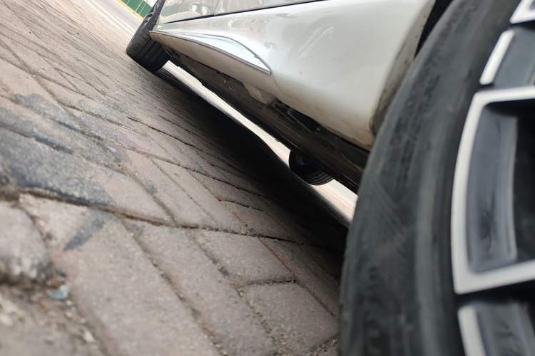 Used Mercedes-Benz C-Class 2023 Revised C 200 L Sport Edition Left Side Sill