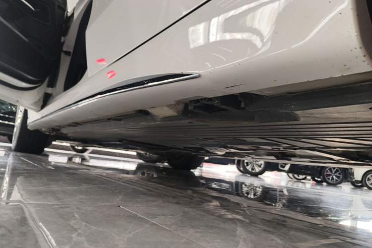 Used Mercedes-Benz C-Class 2023 C 260 L Sport Edition Left Side Sill