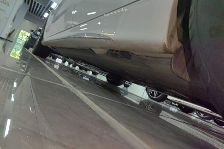 Used Mercedes-Benz C-Class 2023 Restyled C 260 L Sport Edition Left Side Sill
