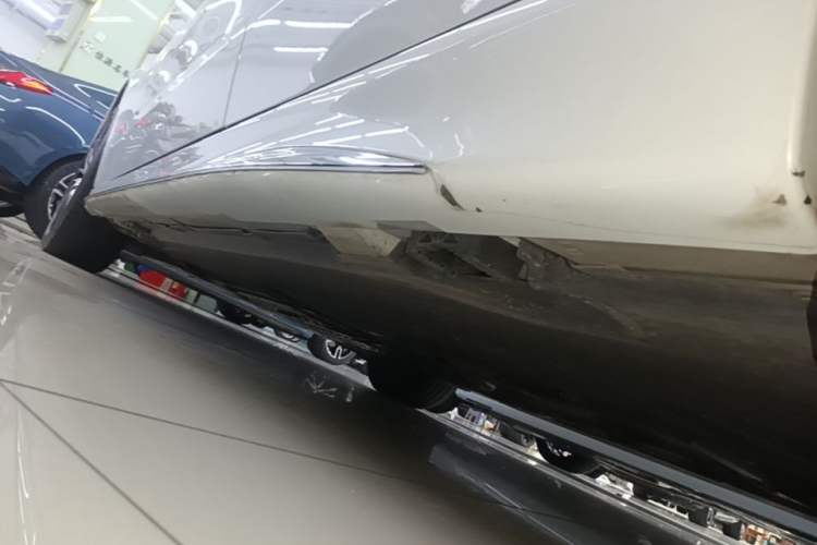 Used Mercedes-Benz C-Class 2023 Second Facelift C 260 L Sport Edition Left Side Sill