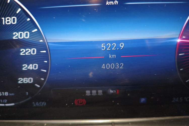 Used Mercedes-Benz C-Class 2023 C 260 L Odometer Close Up