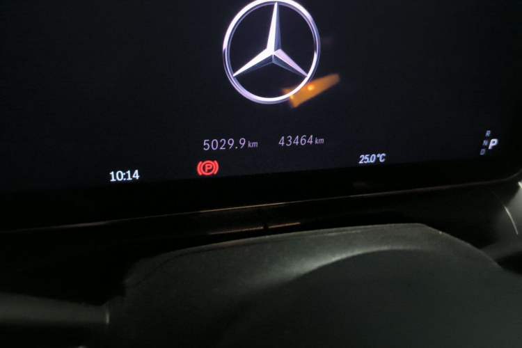 Used Mercedes-Benz C-Class 2023 C 200 L Sport Edition Odometer Close Up