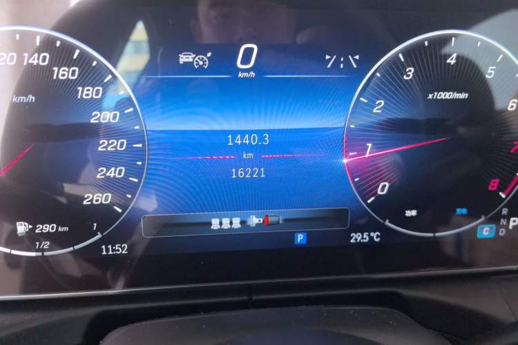 Used Mercedes-Benz C-Class 2023 C 200 L Sport Edition Odometer Close Up