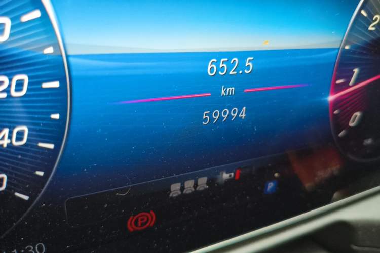 Used Mercedes-Benz C-Class 2023 Restyled C 260 L Sport Edition Odometer Close Up