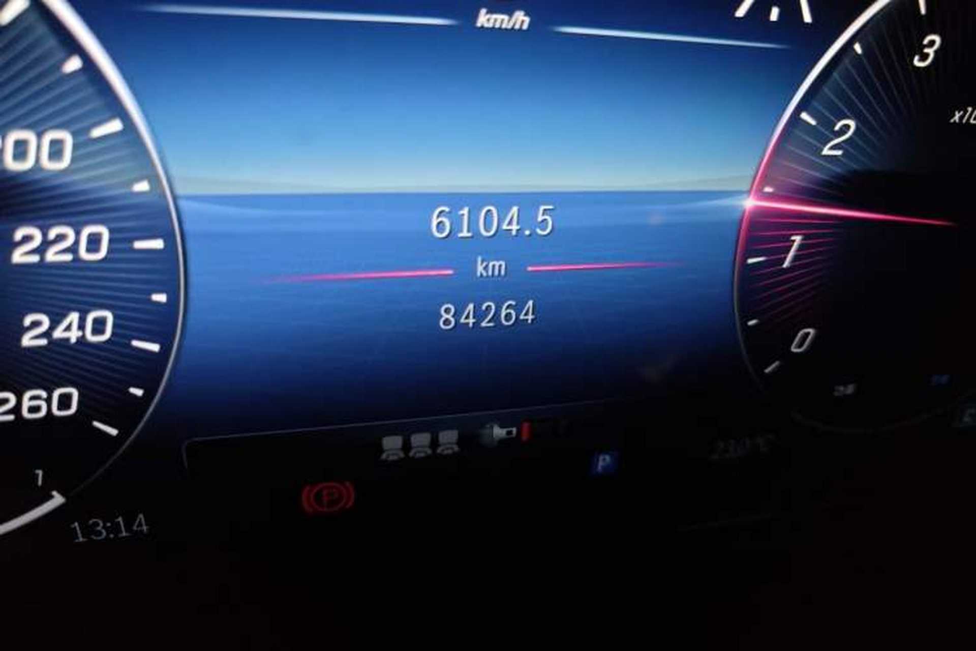 Used Mercedes-Benz C-Class 2023 Restyled C 260 L Sport Edition Odometer Close Up