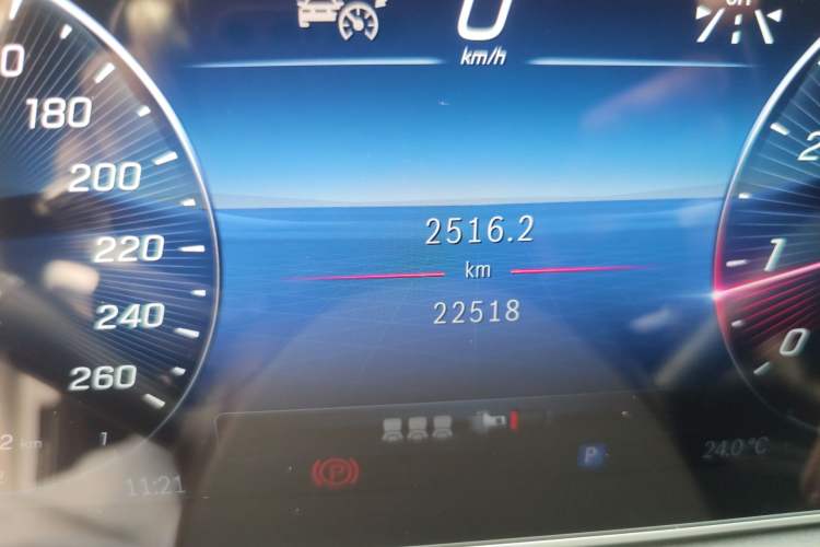 Used Mercedes-Benz C-Class 2023 Facelift C 260 L Odometer Close Up