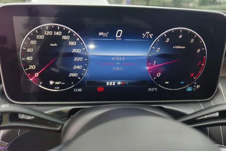 Used Mercedes-Benz C-Class 2023 C 200 L Sport Edition Odometer Close Up