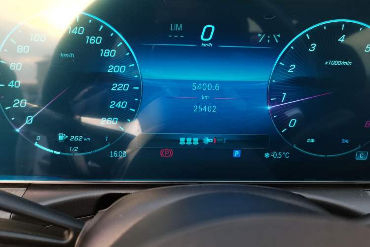 Used Mercedes-Benz C-Class 2023 C 260 L Sport Edition Odometer Close Up