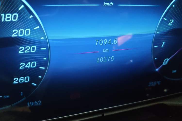 Used Mercedes-Benz C-Class 2023 Revised C 200 L Sport Edition Odometer Close Up