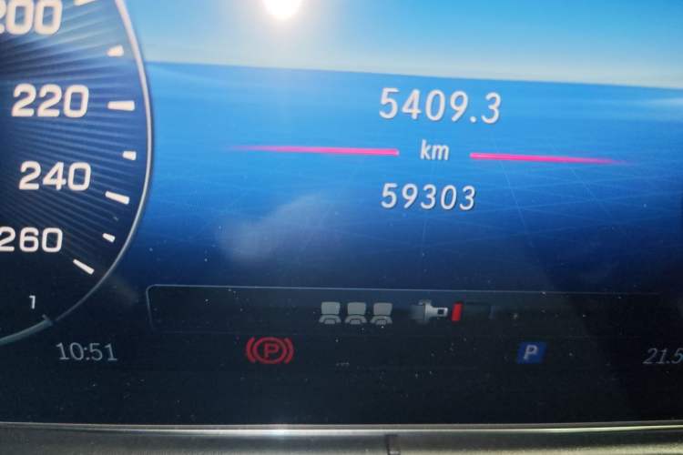 Used Mercedes-Benz C-Class 2023 Restyled C 260 L Night Edition Sports Version Odometer Close Up