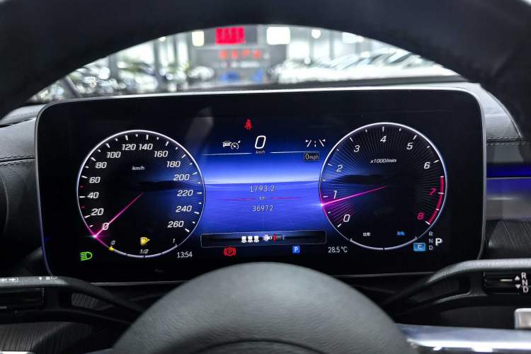 Used Mercedes-Benz C-Class 2023 Second Facelift C 260 L Sport Edition Odometer Close Up