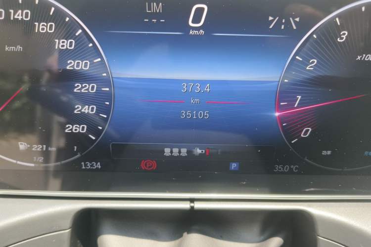 Used Mercedes-Benz C-Class 2023 Facelift C 260 L Odometer Close Up