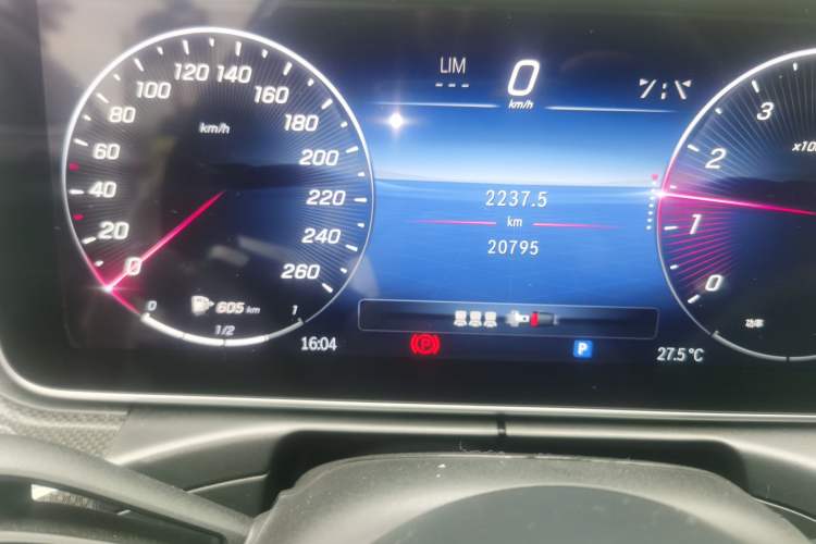 Used Mercedes-Benz C-Class 2023 Second Facelift C 260 L Sport Edition Odometer Close Up