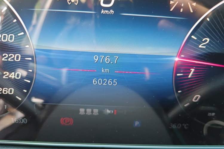 Used Mercedes-Benz C-Class 2023 Restyled C 260 L Sport Edition Odometer Close Up