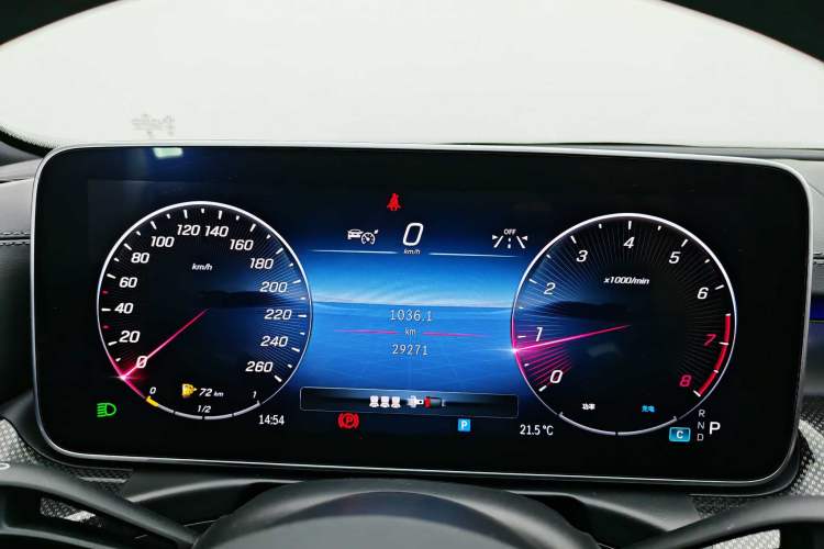Used Mercedes-Benz C-Class 2023 Second Facelift C 260 L Sport Edition Odometer Close Up