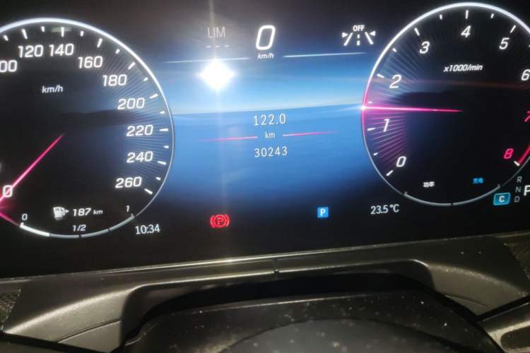 Used Mercedes-Benz C-Class 2023 C 200 L Sport Edition Odometer Close Up