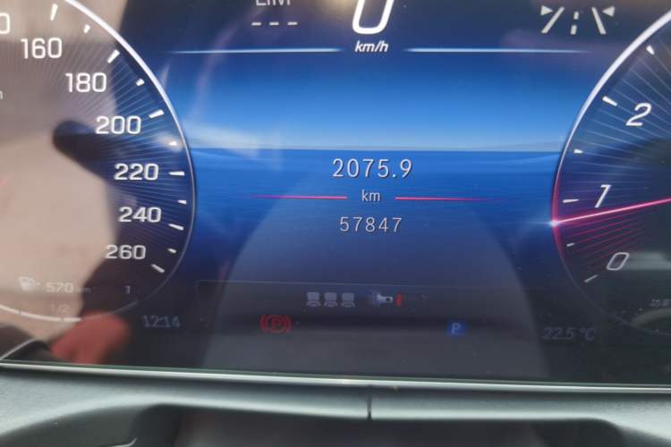 Used Mercedes-Benz C-Class 2023 Restyled C 260 L Sport Edition Odometer Close Up