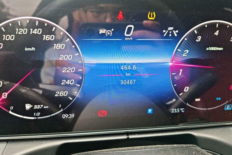 Used Mercedes-Benz C-Class 2023 C 260 L Sport Edition Odometer Close Up