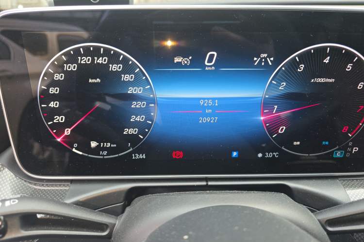 Used Mercedes-Benz C-Class 2023 Second Facelift C 260 L Sport Edition Odometer Close Up