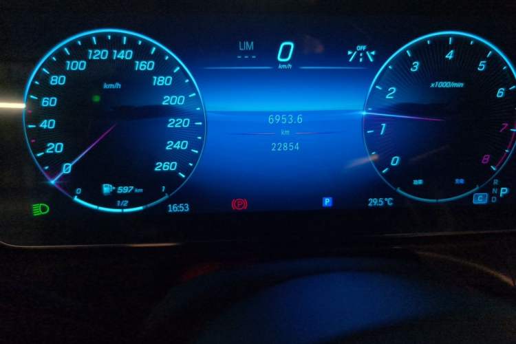 Used Mercedes-Benz C-Class 2023 Second Facelift C 260 L Sport Edition Odometer Close Up