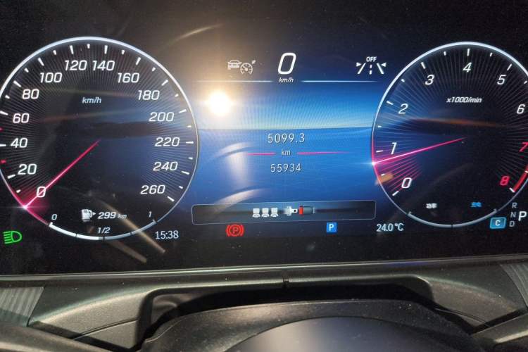 Used Mercedes-Benz C-Class 2023 Restyled C 260 L Sport Edition Odometer Close Up