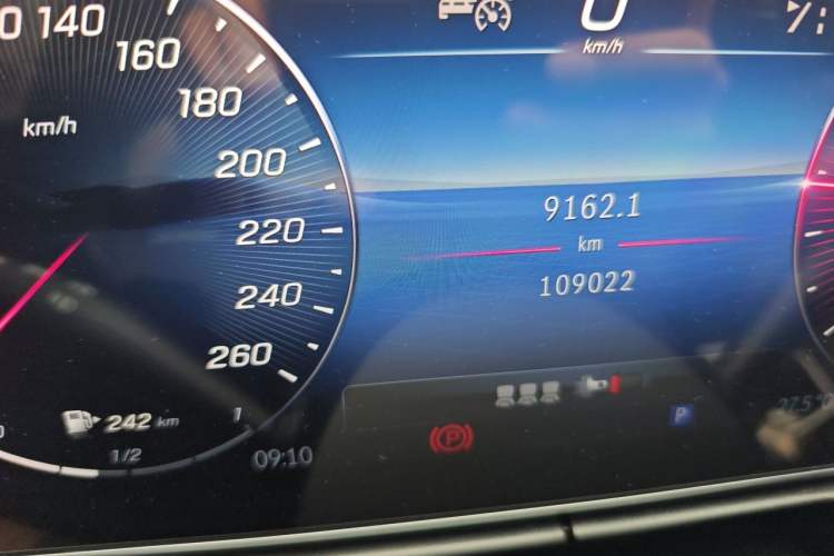 Used Mercedes-Benz C-Class 2023 C 260 L Odometer Close Up