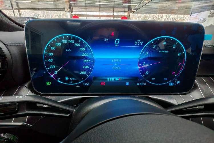 Used Mercedes-Benz C-Class 2023 C 200 L Sport Edition Odometer Close Up