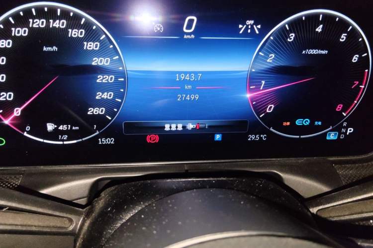 Used Mercedes-Benz C-Class 2023 Second Facelift C 260 L Sport Edition Odometer Close Up