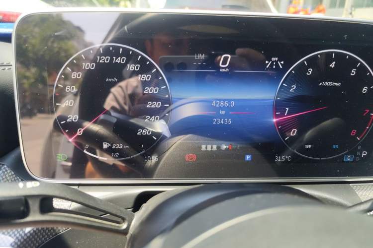 Used Mercedes-Benz C-Class 2023 Facelift C 260 L Odometer Close Up