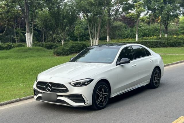 Ojetý Mercedes-Benz C-Class 2023 C 260 L Bright Night Sports Edition