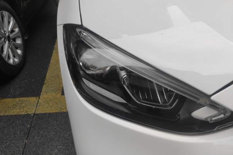 Used Mercedes-Benz C-Class 2023 Restyled C 260 L Sport Edition Right Front Headlight