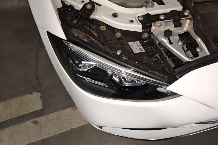 Used Mercedes-Benz C-Class 2023 C 260 L Sport Edition Right Front Headlight