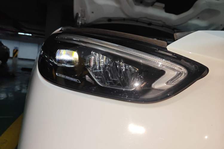 Used Mercedes-Benz C-Class 2023 Restyled C 260 L Sport Edition Right Front Headlight