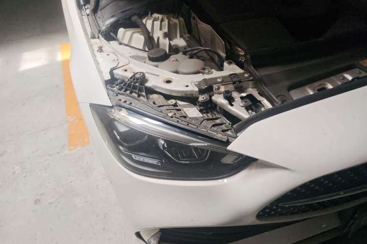 Used Mercedes-Benz C-Class 2023 Restyled C 260 L Night Edition Sports Version Right Front Headlight