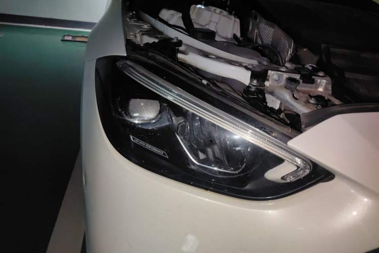 Used Mercedes-Benz C-Class 2023 Restyled C 260 L Sport Edition Right Front Headlight