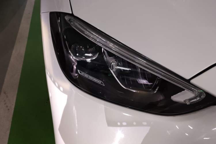 Used Mercedes-Benz C-Class 2023 Revised C 200 L Sport Edition Right Front Headlight