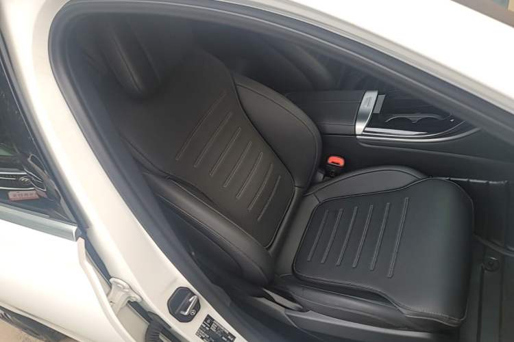 Used Mercedes-Benz C-Class 2023 Restyled C 260 L Sport Edition Right Front Seat