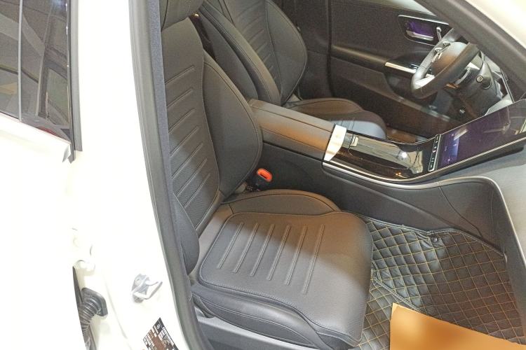 Used Mercedes-Benz C-Class 2023 Revised C 200 L Sport Edition Right Front Seat