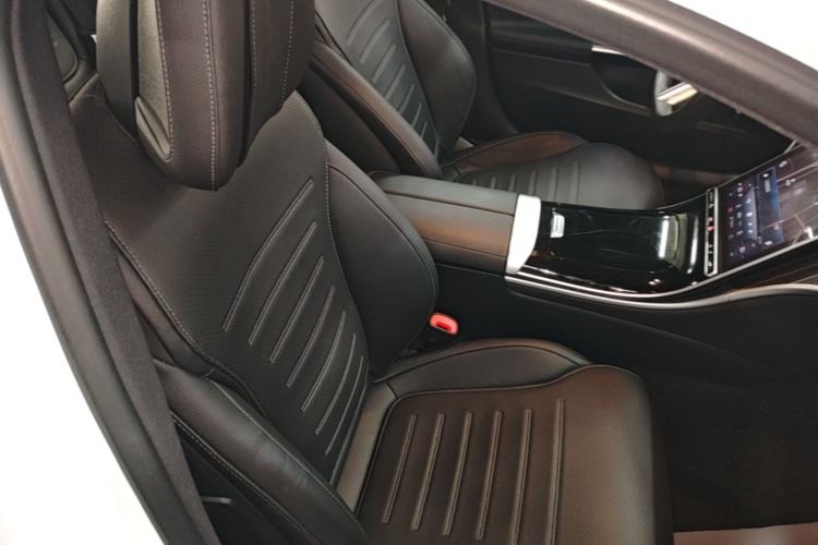 Used Mercedes-Benz C-Class 2023 Revised C 200 L Sport Edition Right Front Seat