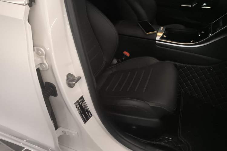 Used Mercedes-Benz C-Class 2023 Revised C 200 L Sport Edition Right Front Seat