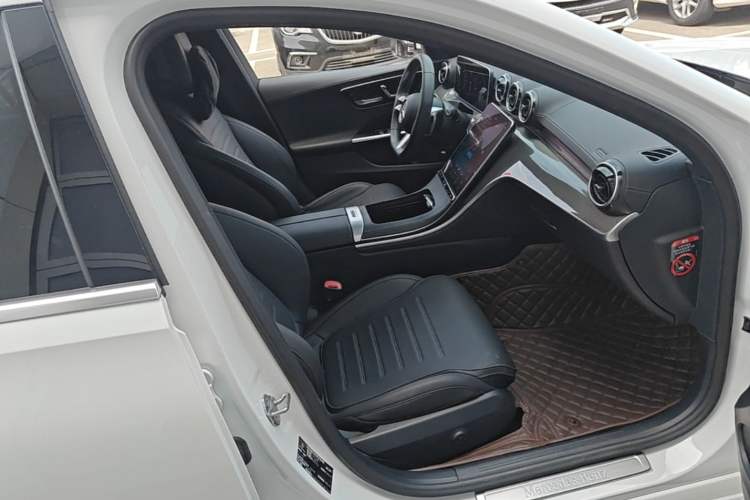 Used Mercedes-Benz C-Class 2023 Second Facelift C 260 L Sport Edition Right Front Seat