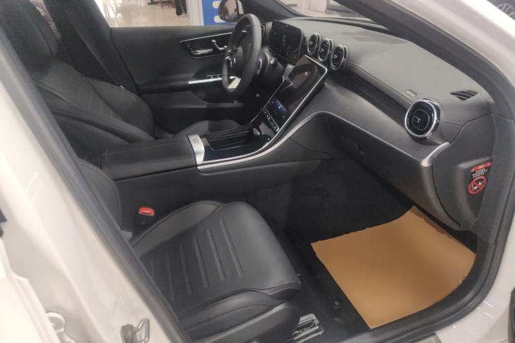 Used Mercedes-Benz C-Class 2023 Revised C 200 L Sport Edition Right Front Seat