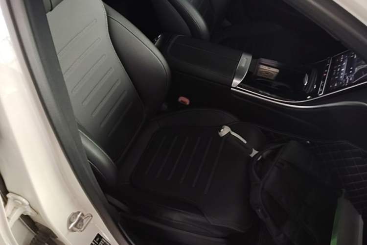 Used Mercedes-Benz C-Class 2023 Revised C 200 L Sport Edition Right Front Seat