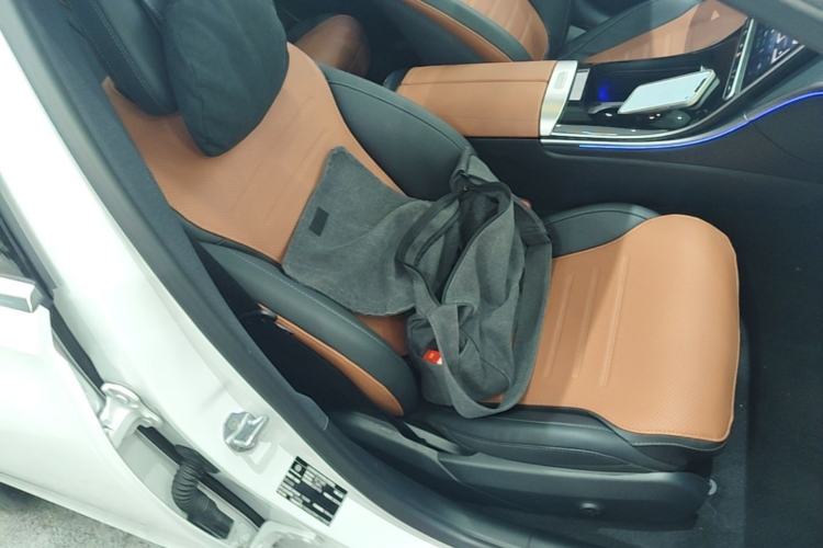 Used Mercedes-Benz C-Class 2023 Restyled C 260 L Sport Edition Right Front Seat