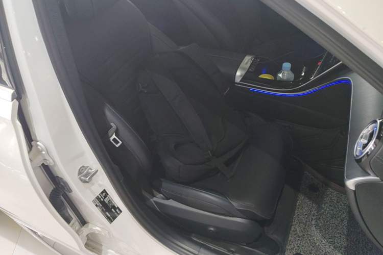 Used Mercedes-Benz C-Class 2023 Restyled C 260 L Sport Edition Right Front Seat