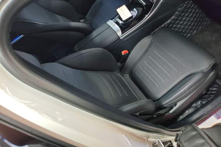 Used Mercedes-Benz C-Class 2023 Second Facelift C 260 L Sport Edition Right Front Seat