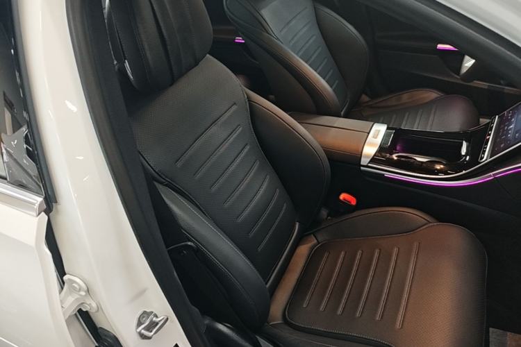 Used Mercedes-Benz C-Class 2023 Restyled C 260 L Sport Edition Right Front Seat