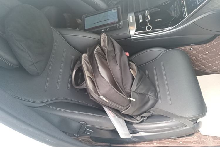 Used Mercedes-Benz C-Class 2023 Second Facelift C 260 L Sport Edition Right Front Seat
